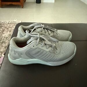 TYR Light Gray Men's Athletic Shoes